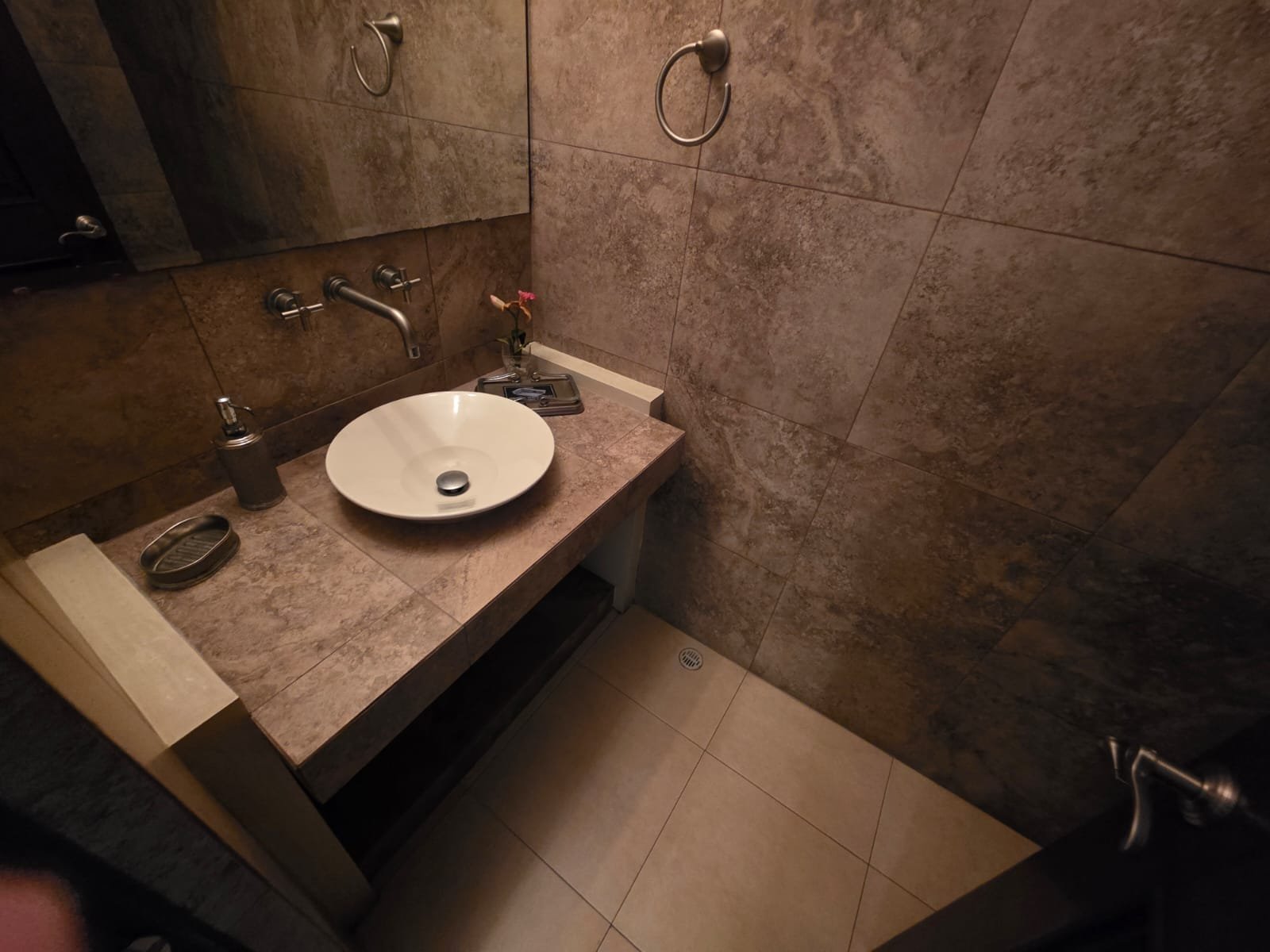 Apartamento amueblado con terraza de 1 habitacion en zona 14 - Miniatura 8