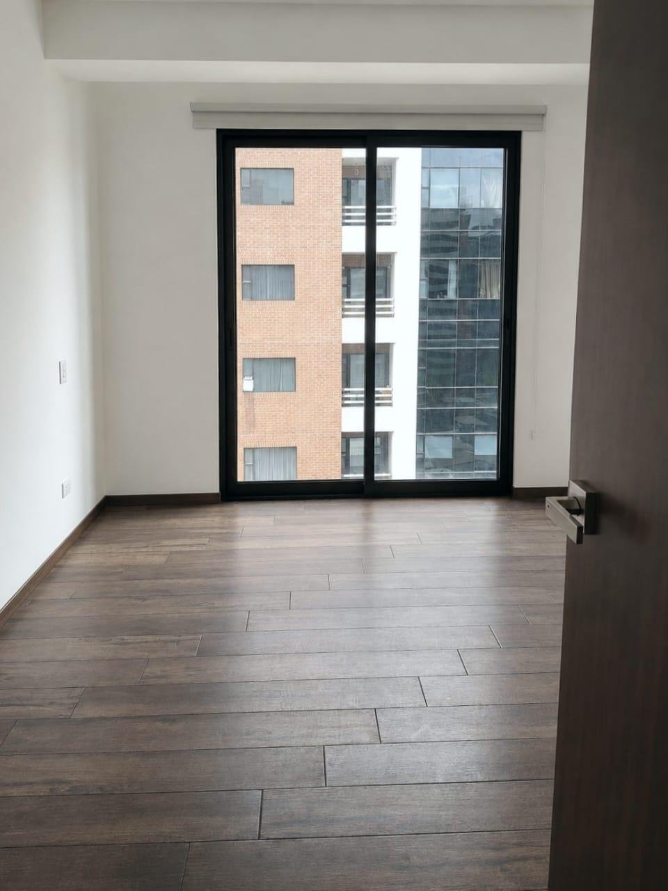 Apartamento en venta en nivel alto en zona 10 -2 habitaciones - Image 3