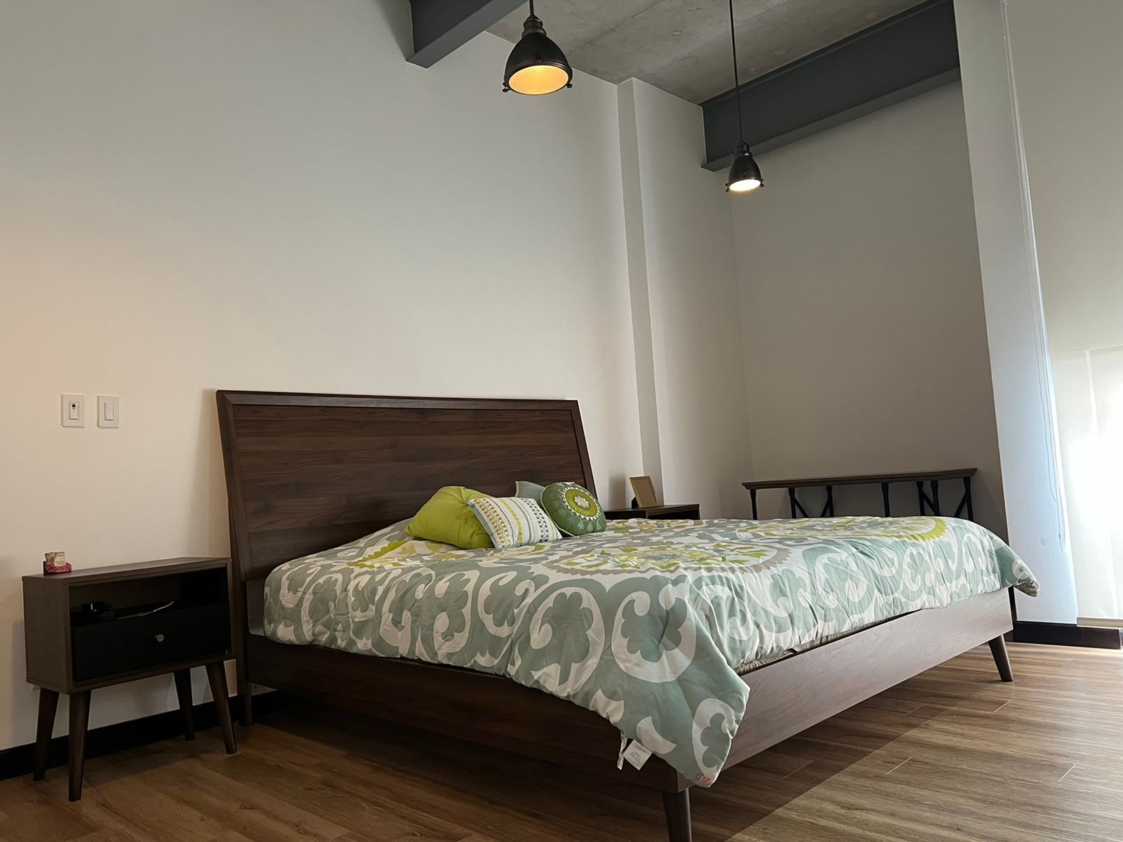 Renta de apartamento amueblado en zona 14 – 2 habitaciones – Unio