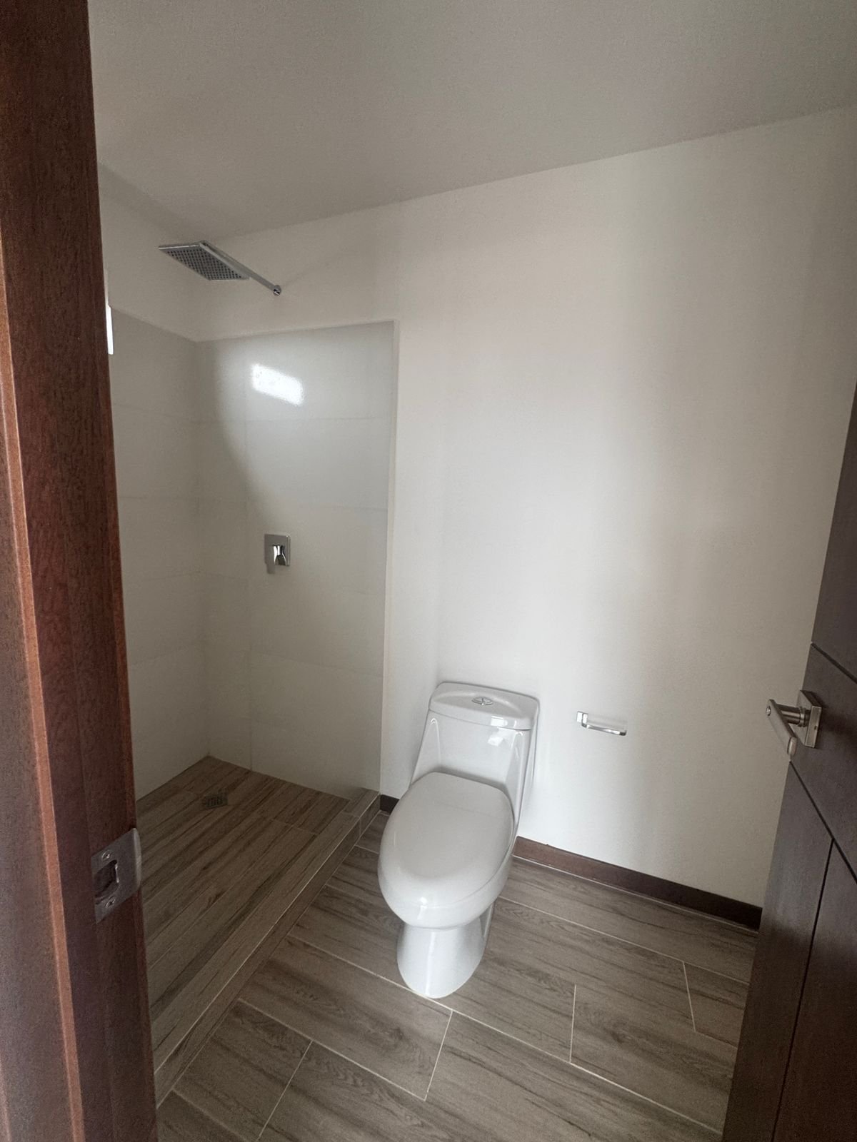 Apartamento para inversión  en zona 10 – 3 habitaciones – Neo 2