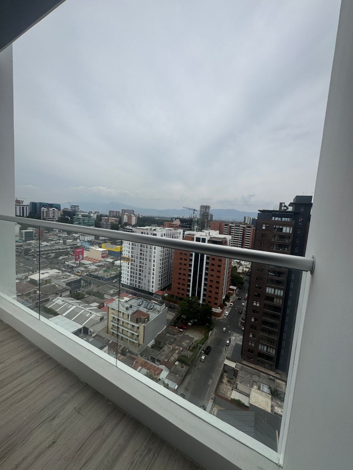 Apartamento para inversión  en zona 10 – 3 habitaciones – Neo 2