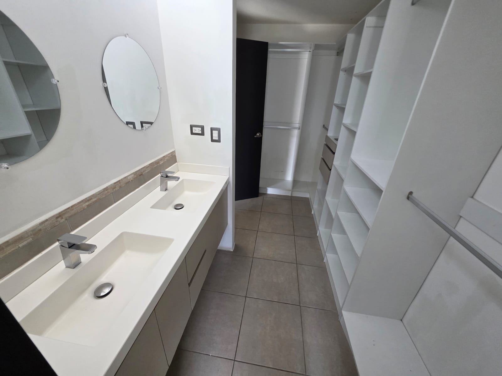 Casa en renta en Cumbres de la Arboleda – 4 habitaciones