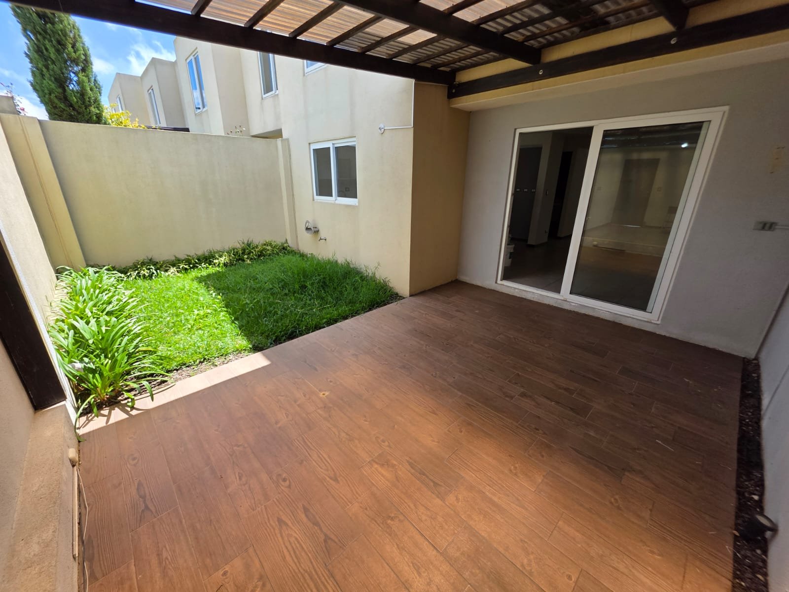 Casa en renta en Cumbres de la Arboleda – 4 habitaciones