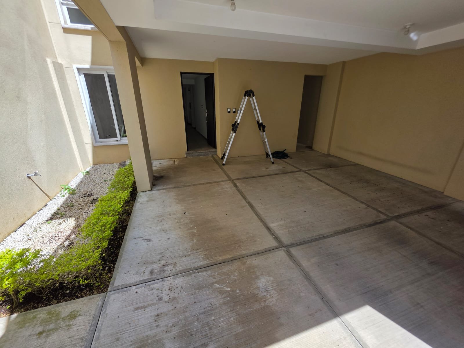 Casa en renta en Cumbres de la Arboleda – 4 habitaciones