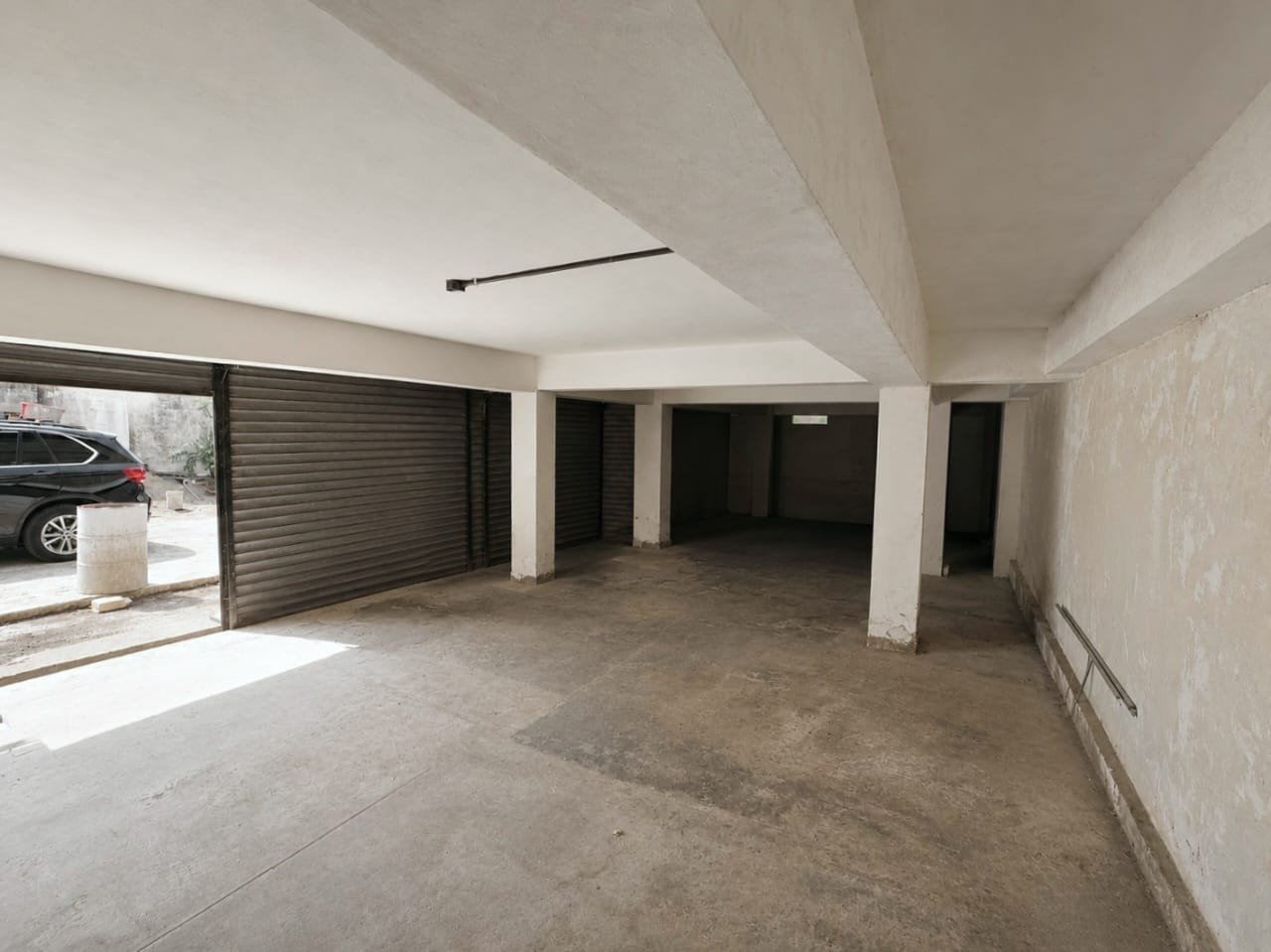 Renta de ofibodega de 900 metros en zona 9