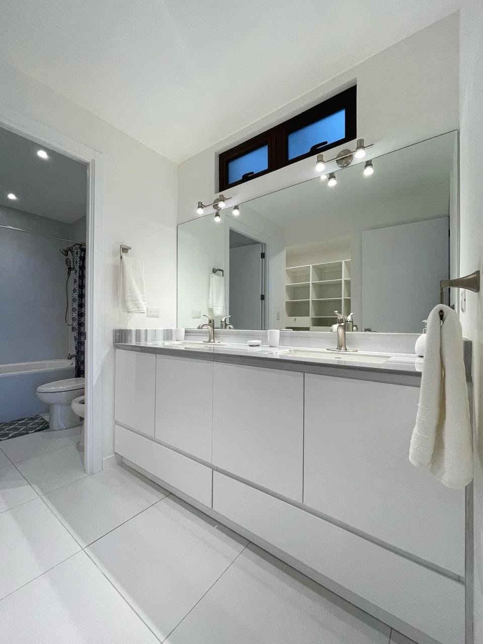 Apartamento amueblado en Lucca zona 10 – 3 habitaciones