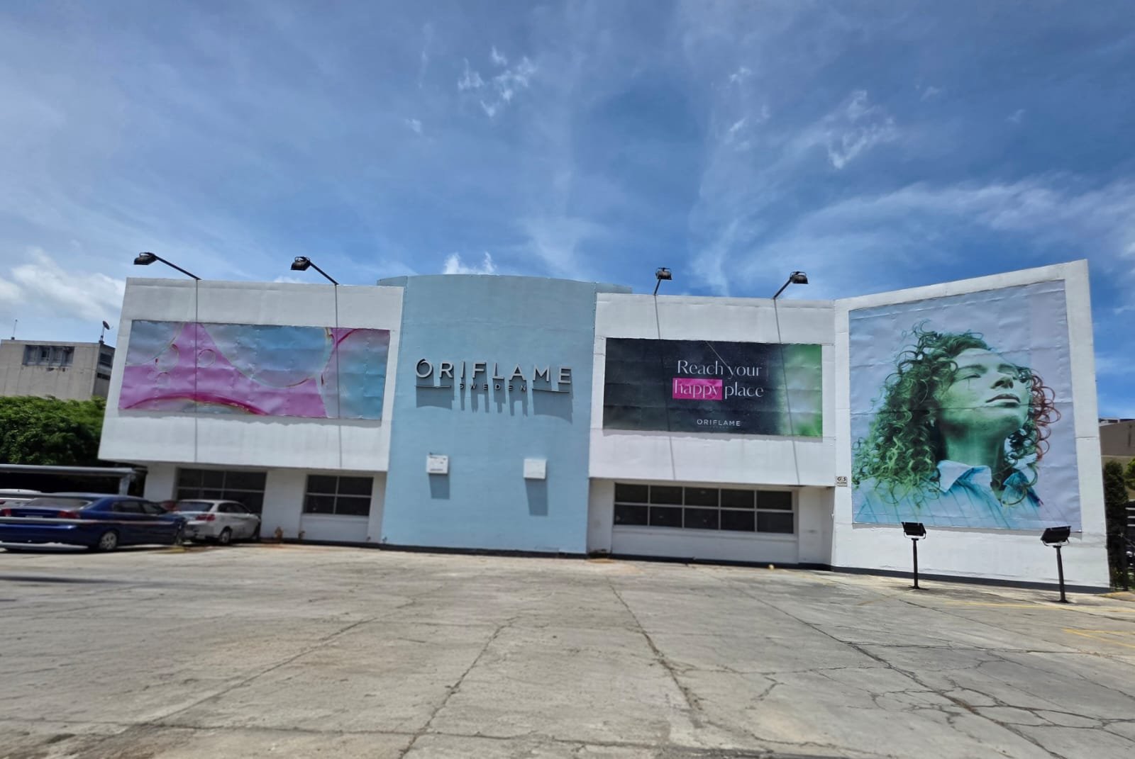 Casa Comercial en Renta con Amplio Parqueo en Zona 9