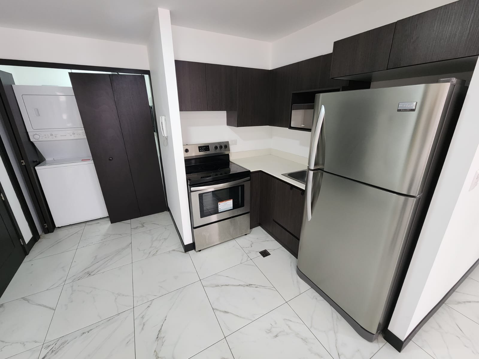 Apartamento amueblado en renta, en Fontainebleau zona 15