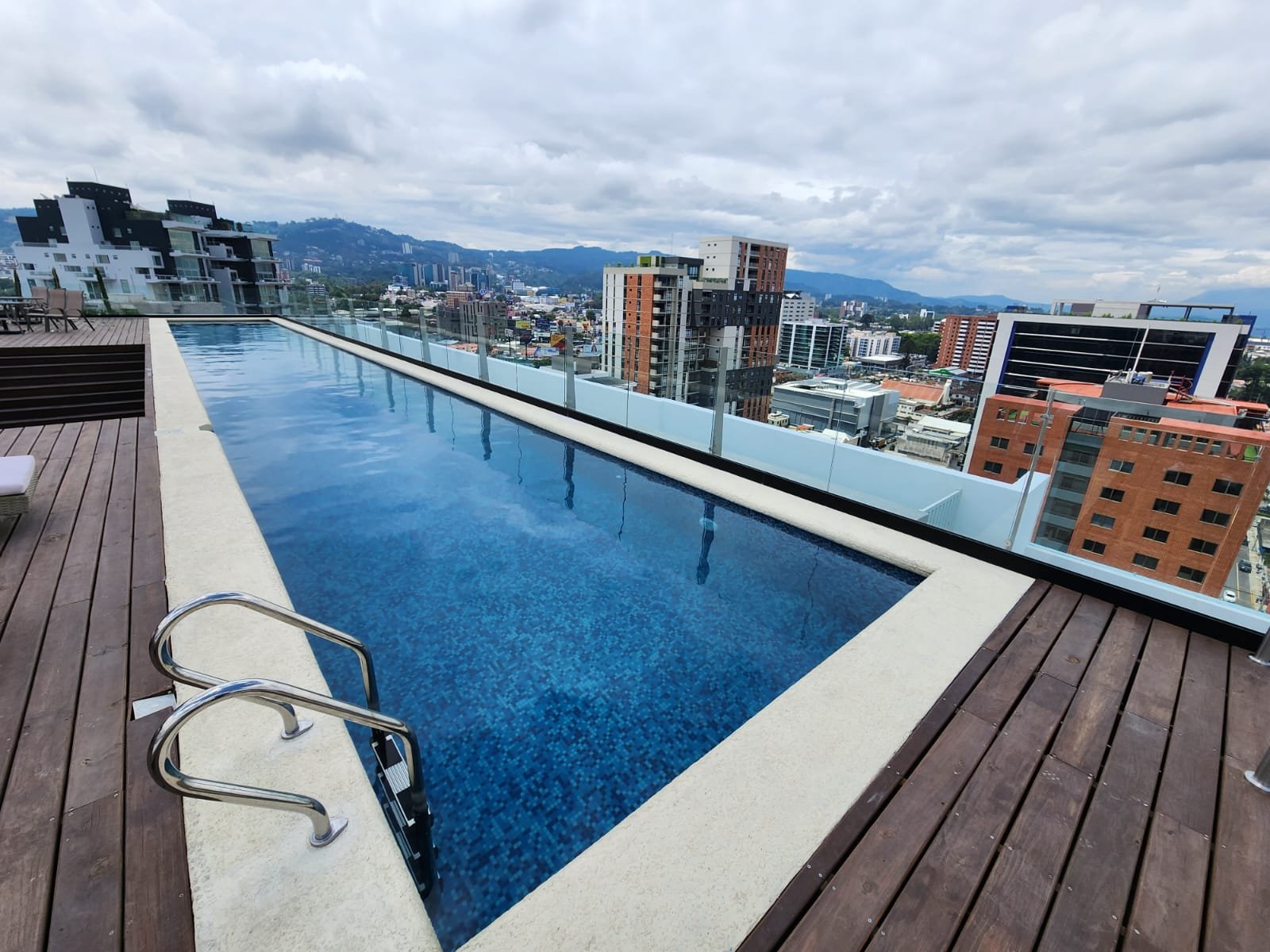 Apartamento en Renta en Zona 10
