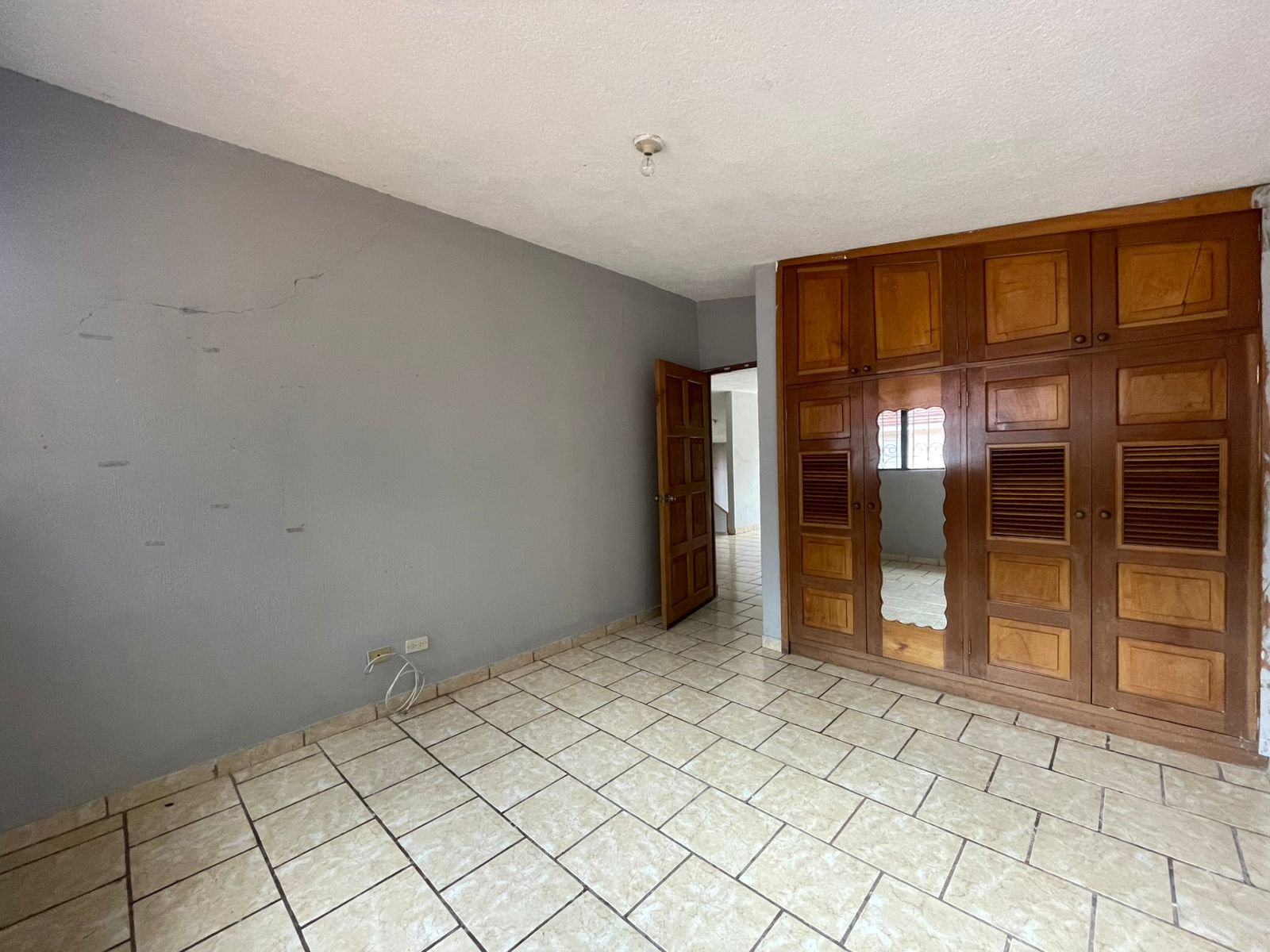 Casa en renta en res. San Antonio Carretera a El Salvador