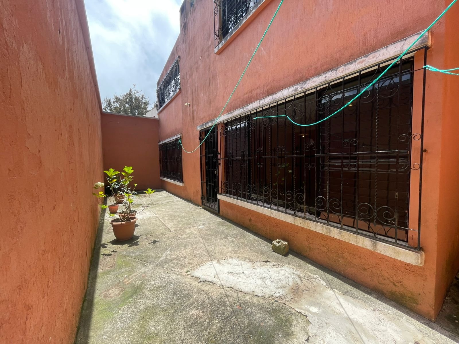 Casa en renta en res. San Antonio Carretera a El Salvador