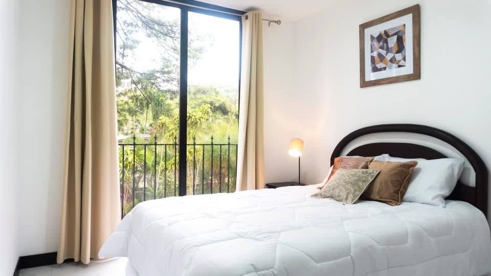 Se Renta Apartamento amueblado en Zona 15 Vista Hermosa 1 – Fontainebleau