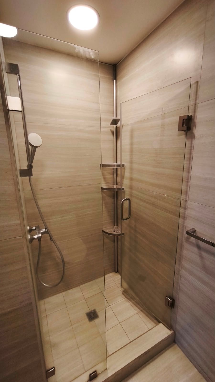 Apartamento en renta – 3 habitaciones Edificio NOVUS zona 14 – Novus