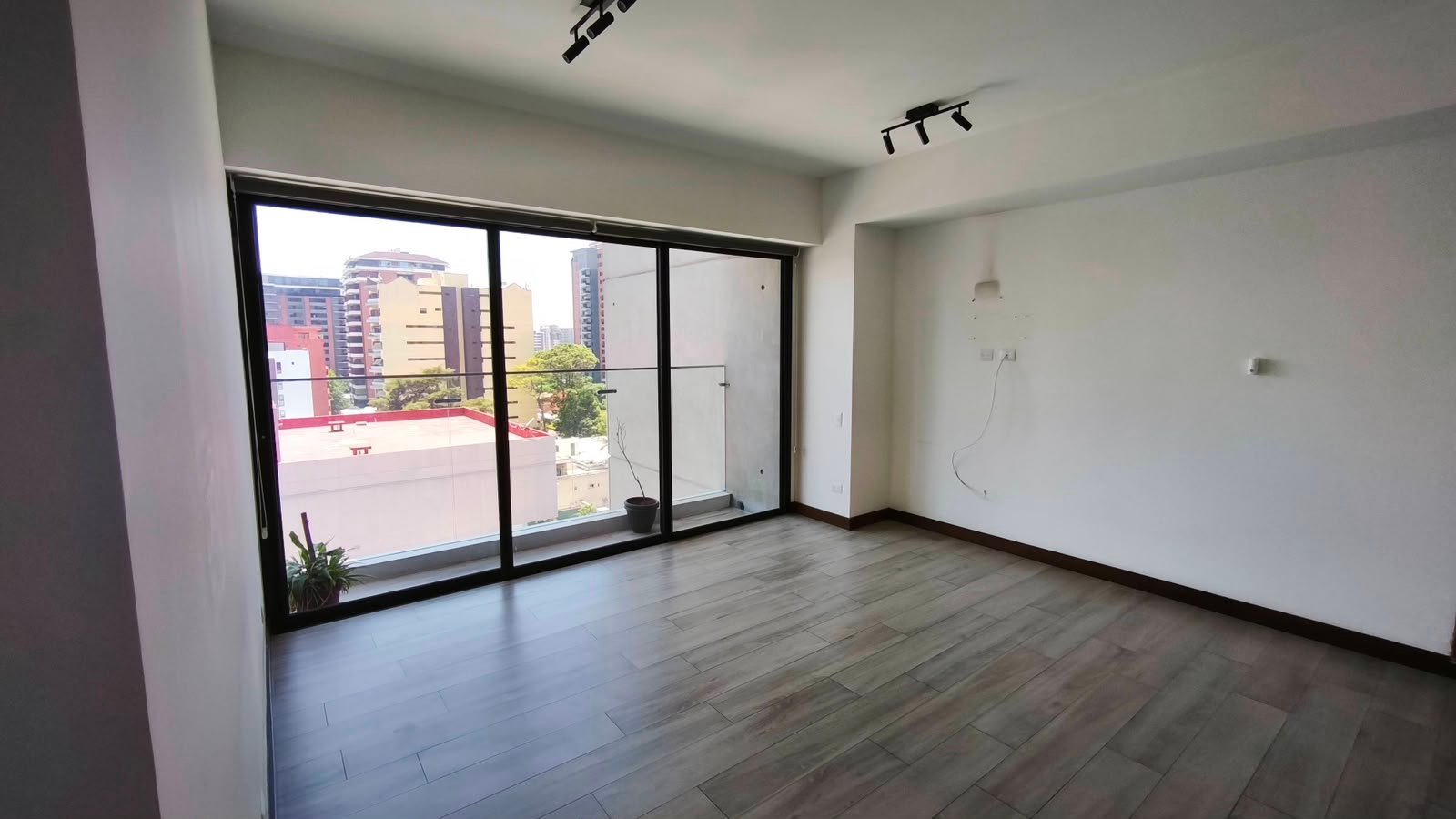 Apartamento en renta – 3 habitaciones Edificio NOVUS zona 14 – Novus