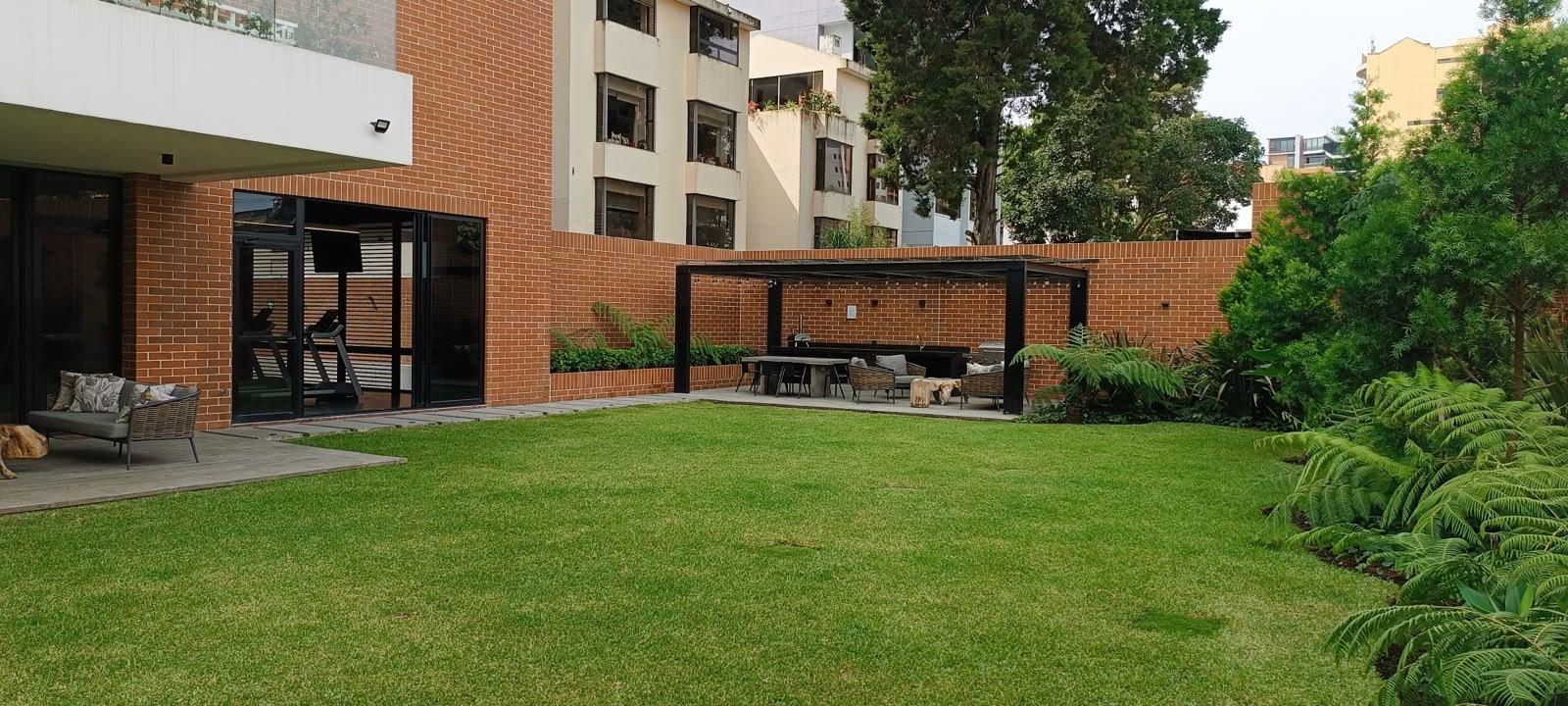 Apartamento en renta – 3 habitaciones Edificio NOVUS zona 14 – Novus