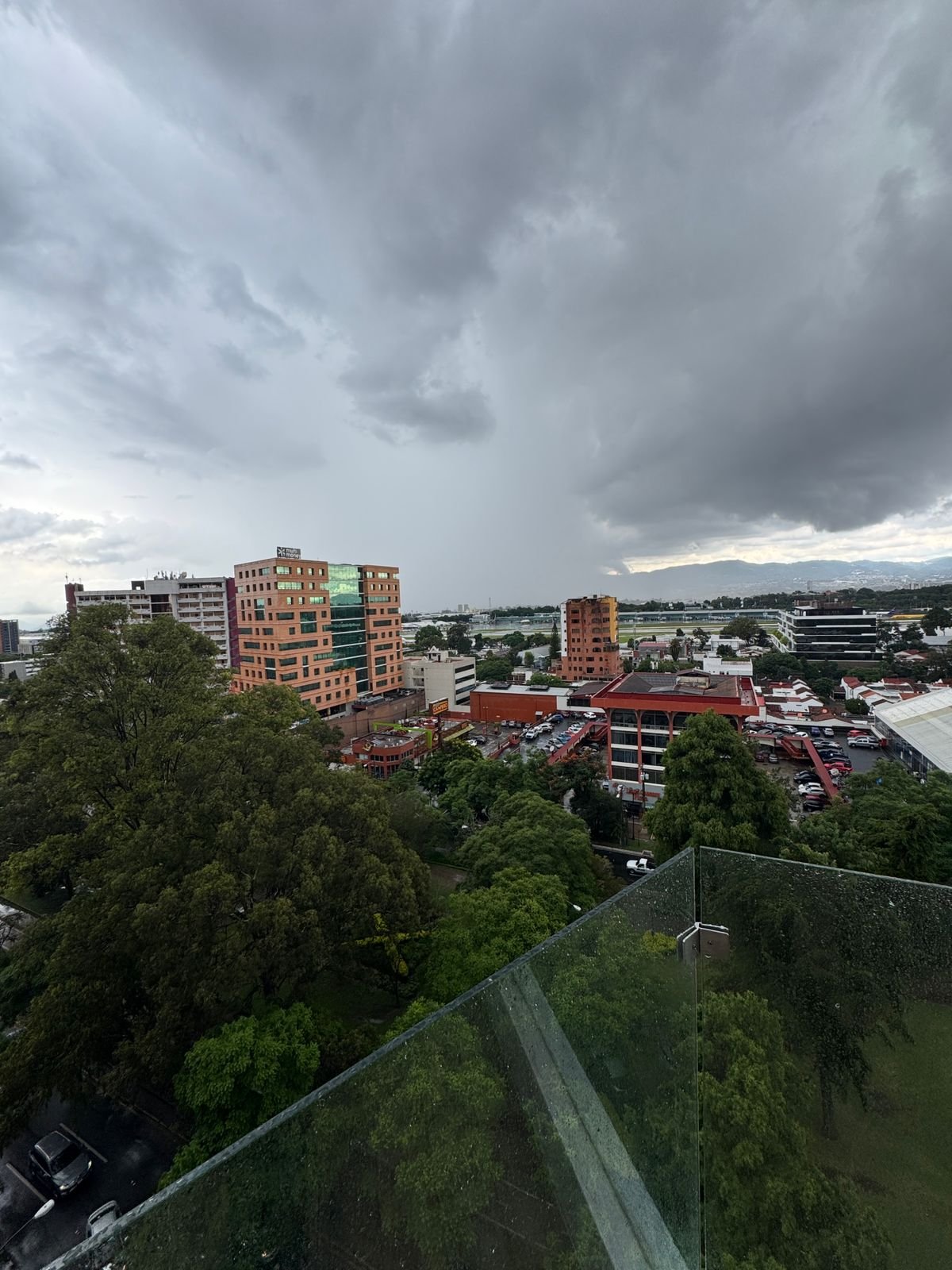 Vendo Apartamento 3 habitaciones en edificio Parque 14