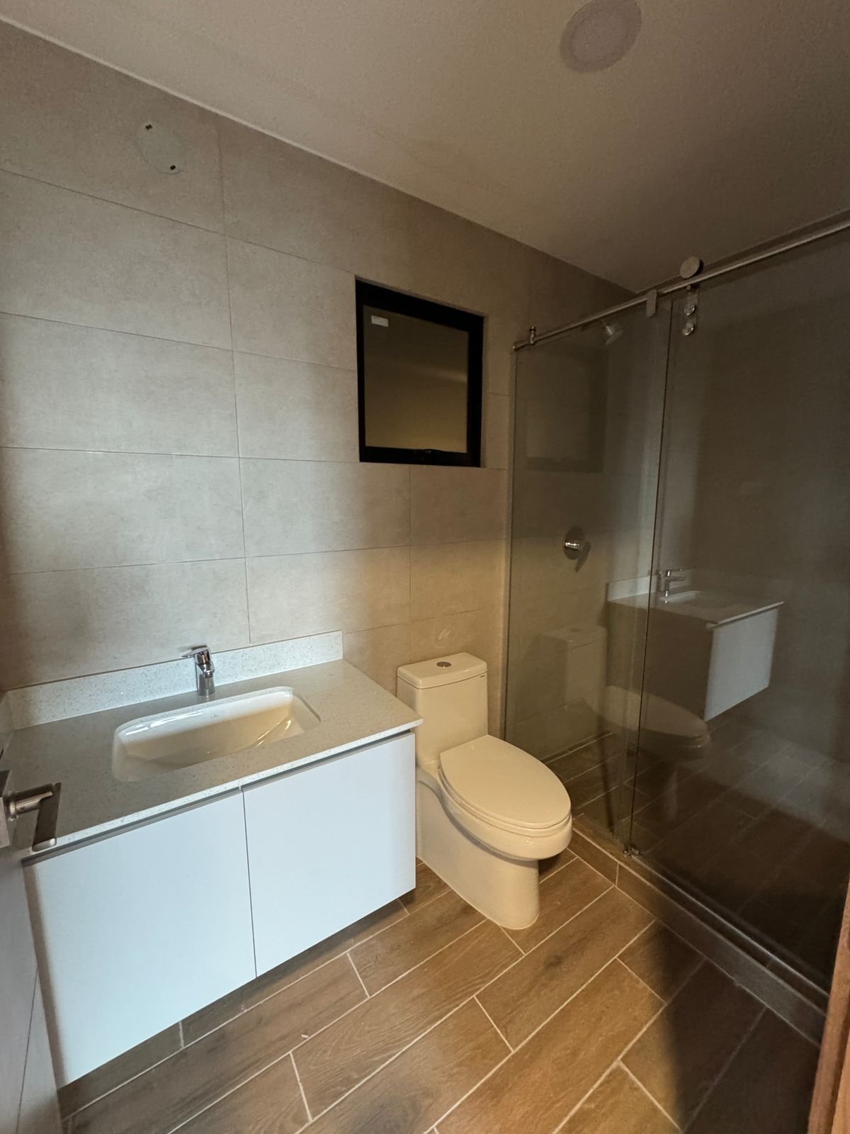 Vendo Apartamento 3 habitaciones en edificio Parque 14