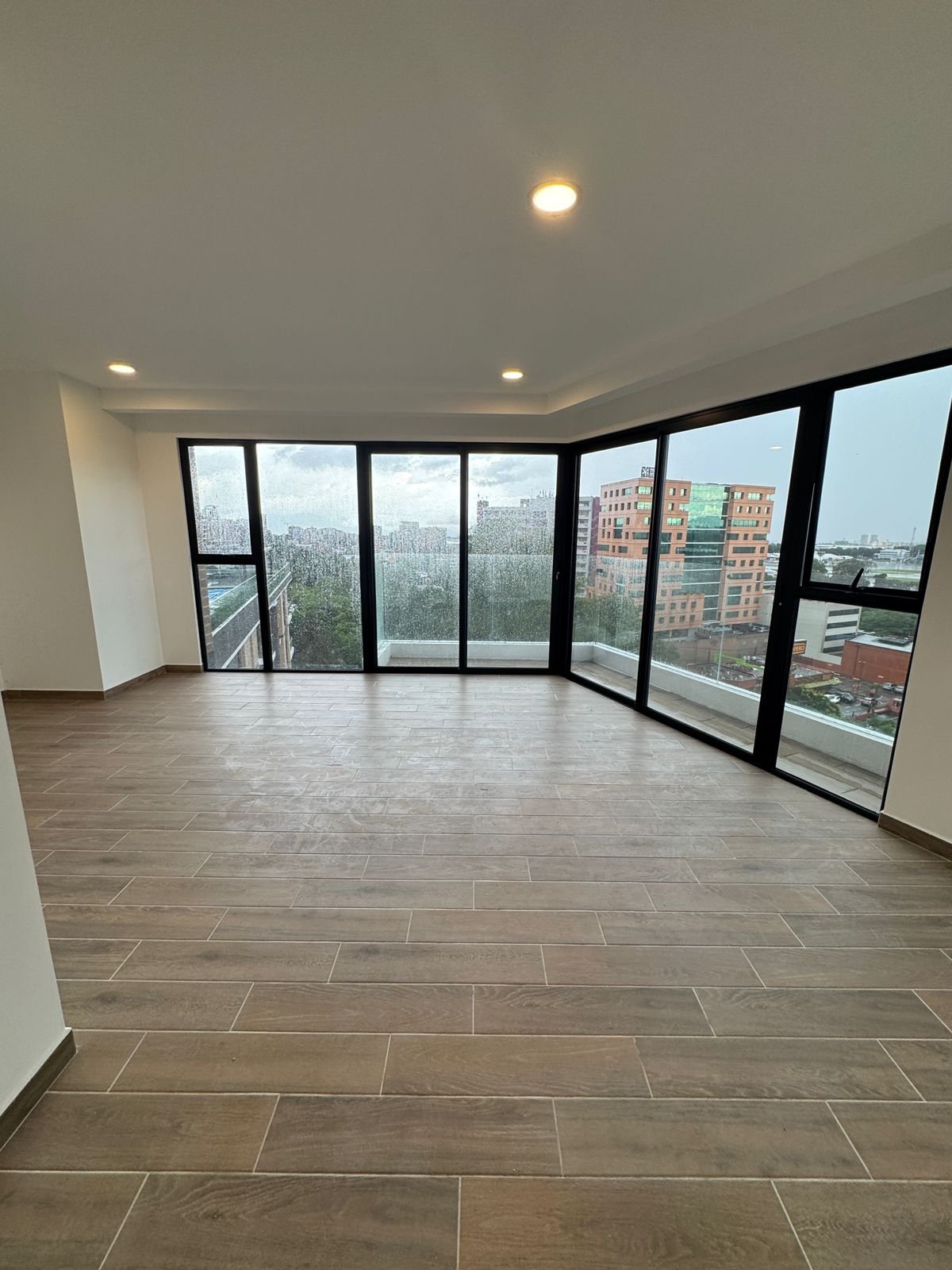 Vendo Apartamento 3 habitaciones en edificio Parque 14