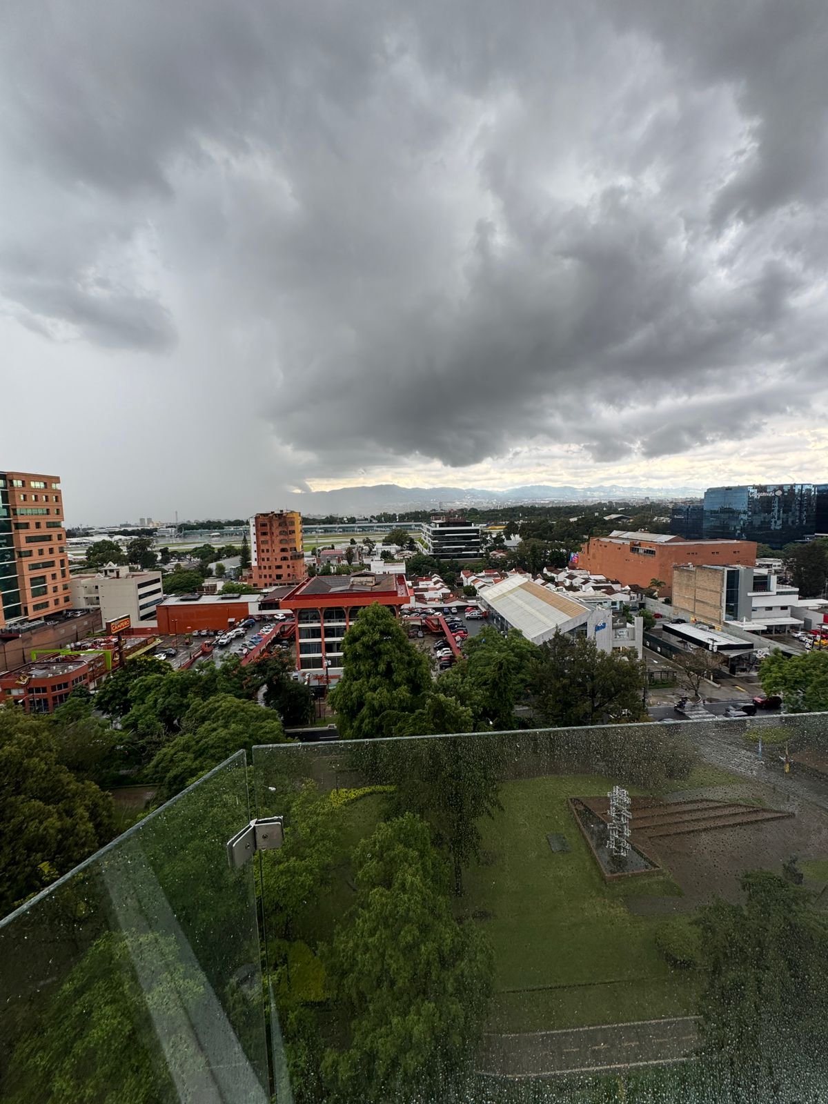 Vendo Apartamento 3 habitaciones en edificio Parque 14