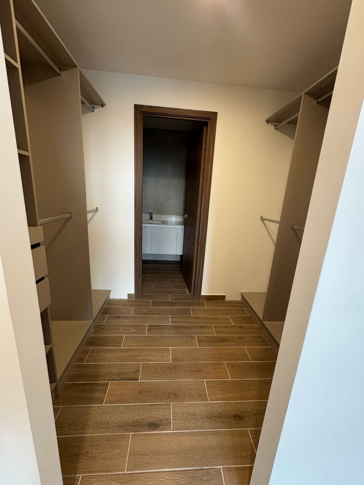 Vendo Apartamento 3 habitaciones en edificio Parque 14