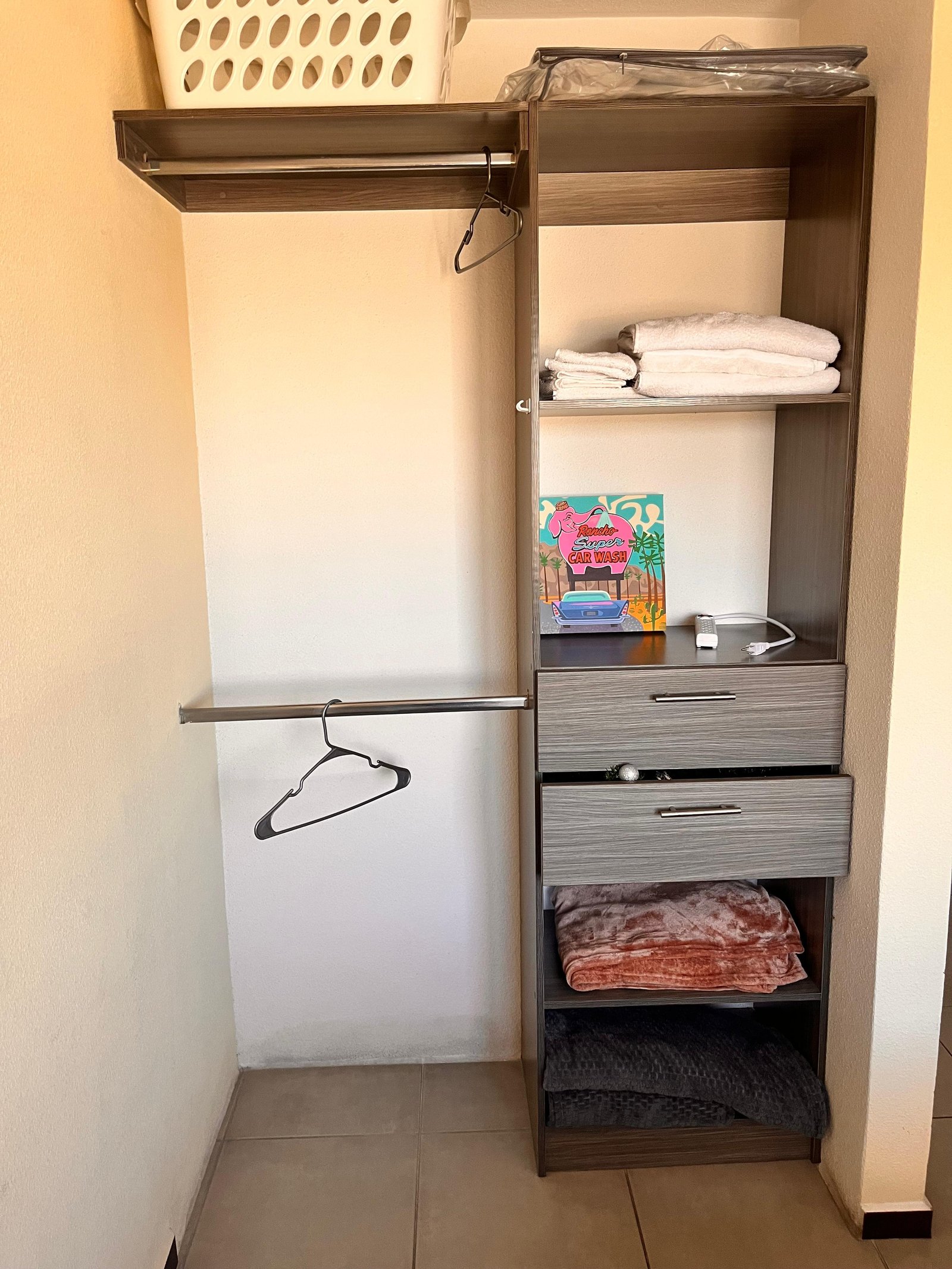 Rento apartamento Amueblado 3 habitaciones en Parque Once