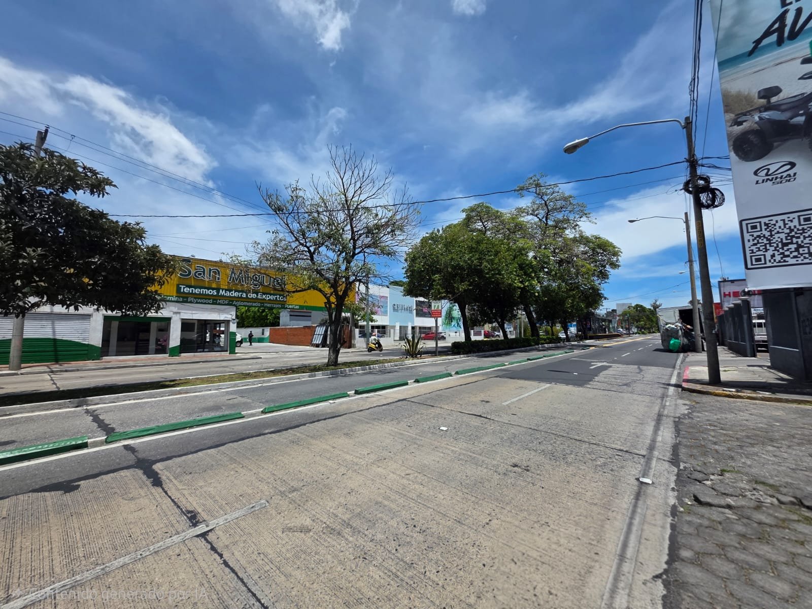 Casa Comercial en Renta con Amplio Parqueo en Zona 9