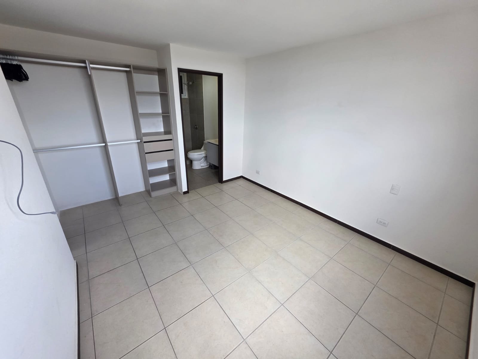 Apartamento en Renta Edificio Parque San Jorge Zona 11