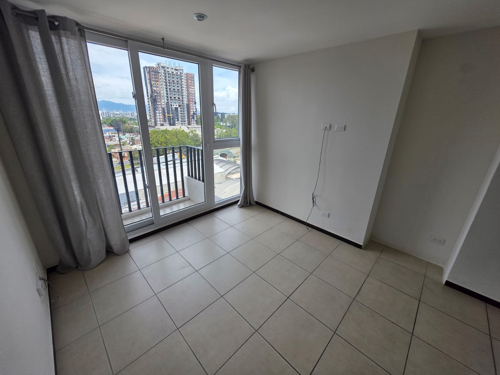 Apartamento en Renta Edificio Parque San Jorge Zona 11