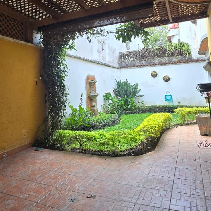 Casa en renta dentro de condominio tipo colonial – Km 18.5