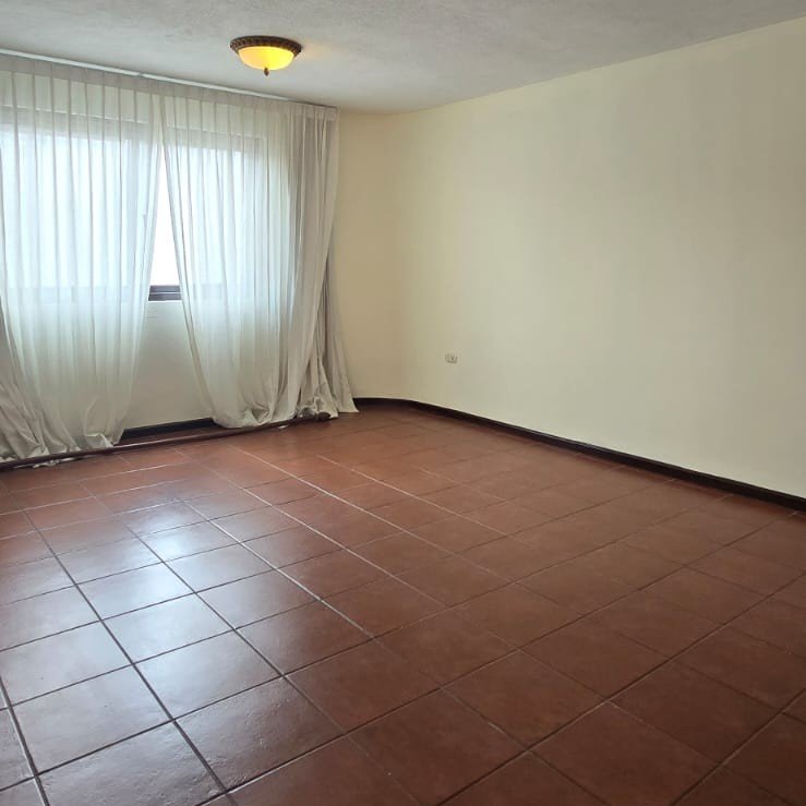 Casa en renta dentro de condominio tipo colonial – Km 18.5