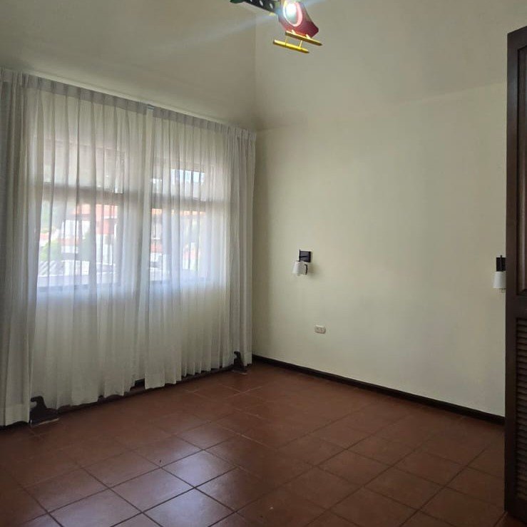 Casa en renta dentro de condominio tipo colonial – Km 18.5