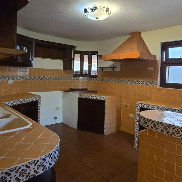 Casa en renta dentro de condominio tipo colonial – Km 18.5