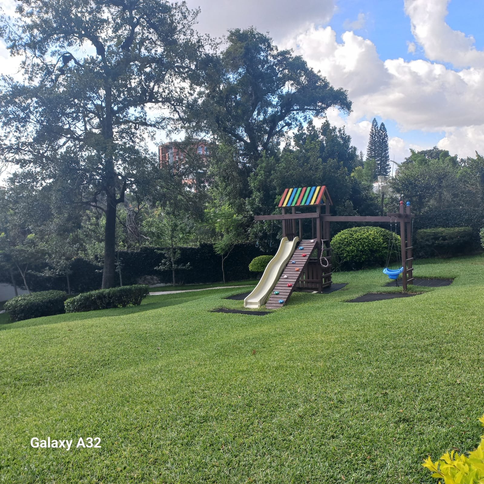Apartamento en renta en Edificio Boticcelli, zona 15
