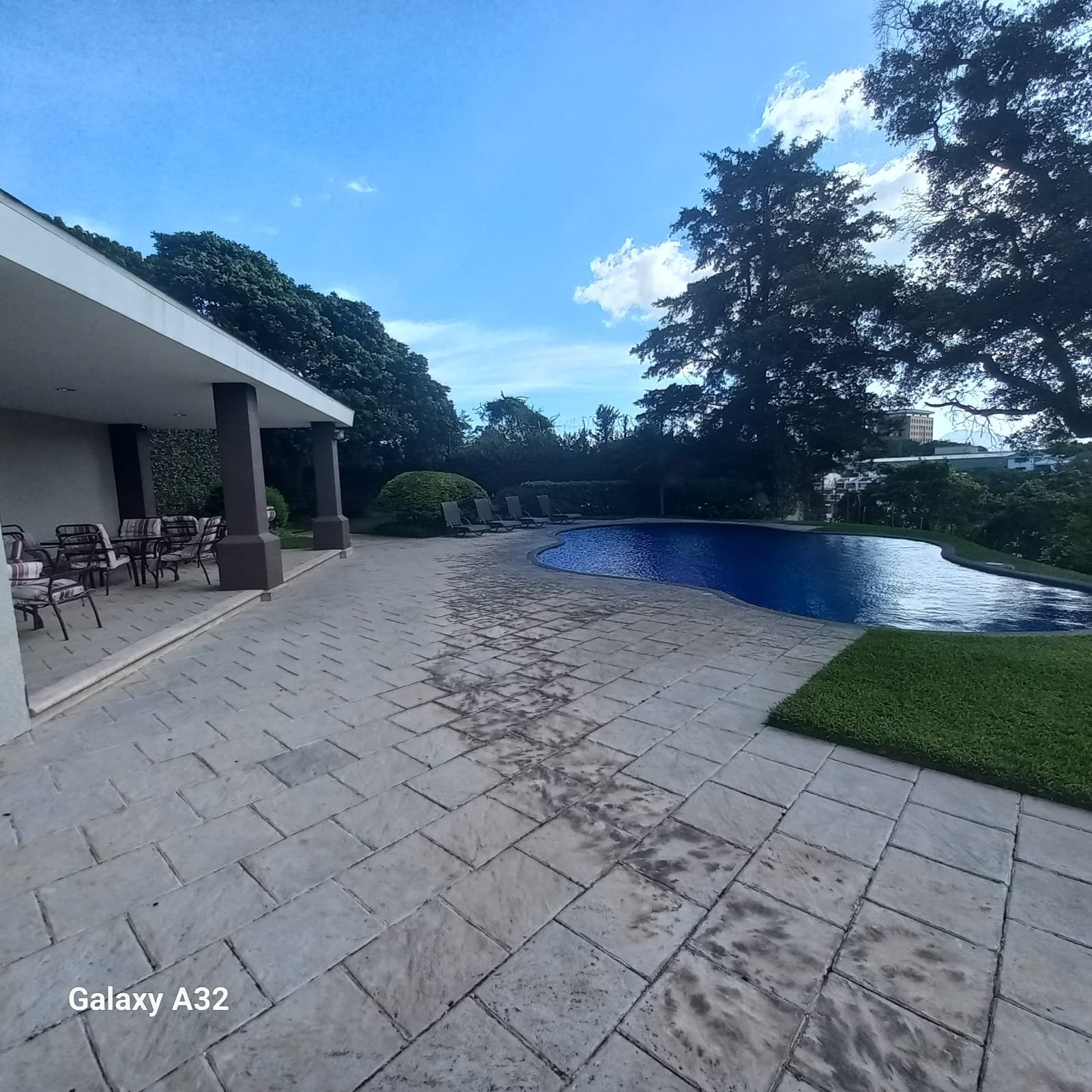Apartamento en renta en Edificio Boticcelli, zona 15