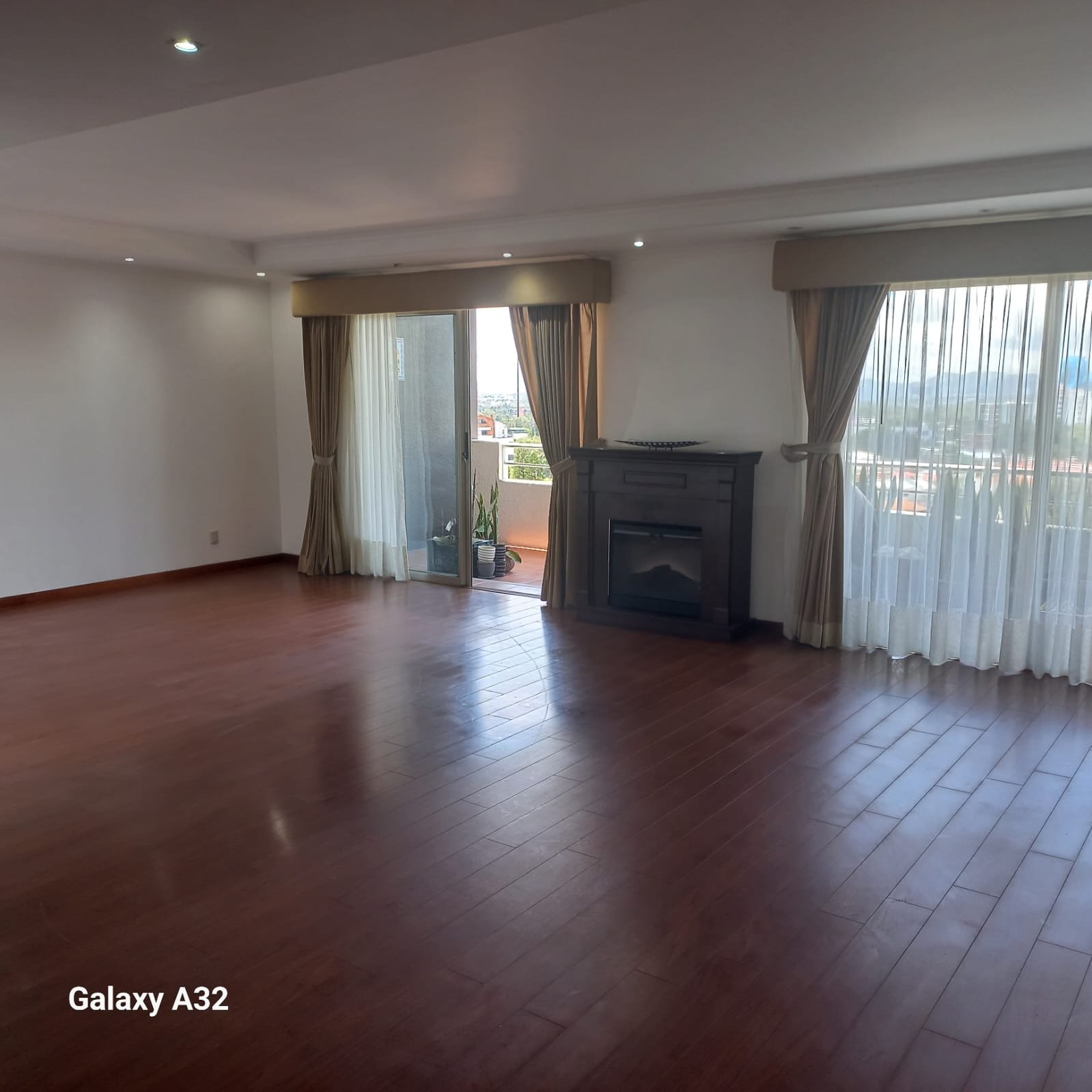 Apartamento en renta en Edificio Boticcelli, zona 15