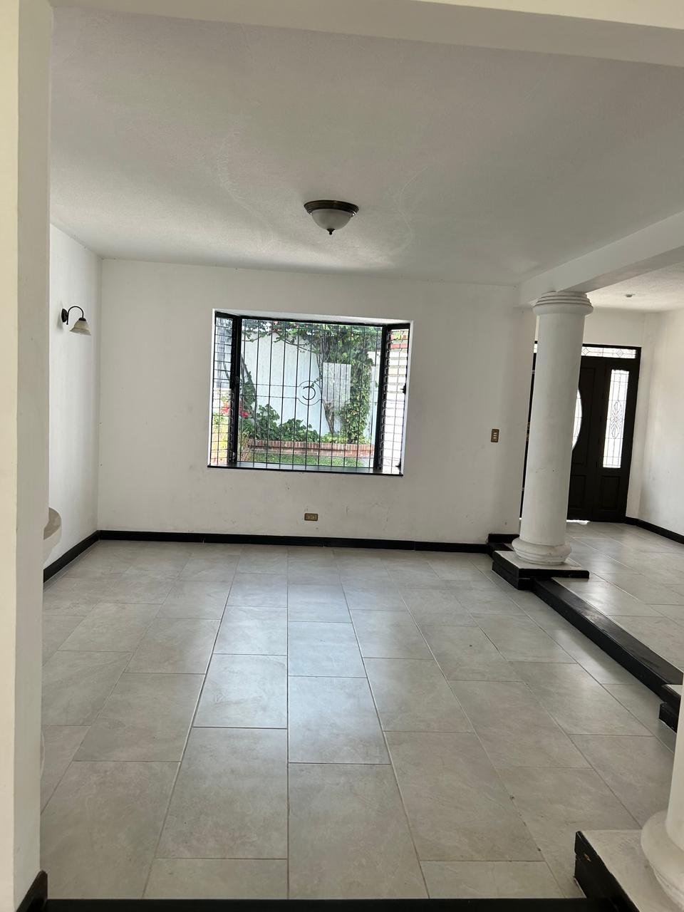Casa en renta en zona 16 cercano a Cayala 4 habitaciones