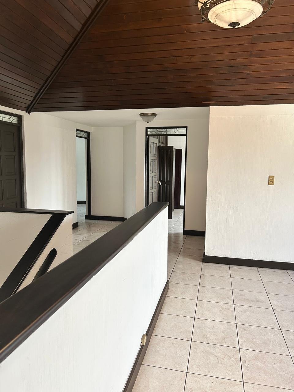 Casa en renta en zona 16 cercano a Cayala 4 habitaciones