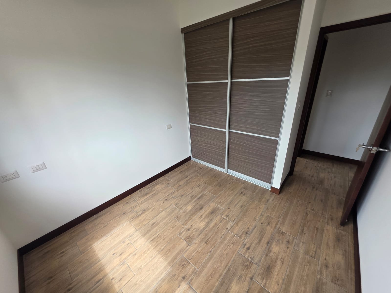 Apartamento en renta 3 hab – en Casalini Diagonal 6, zona 10