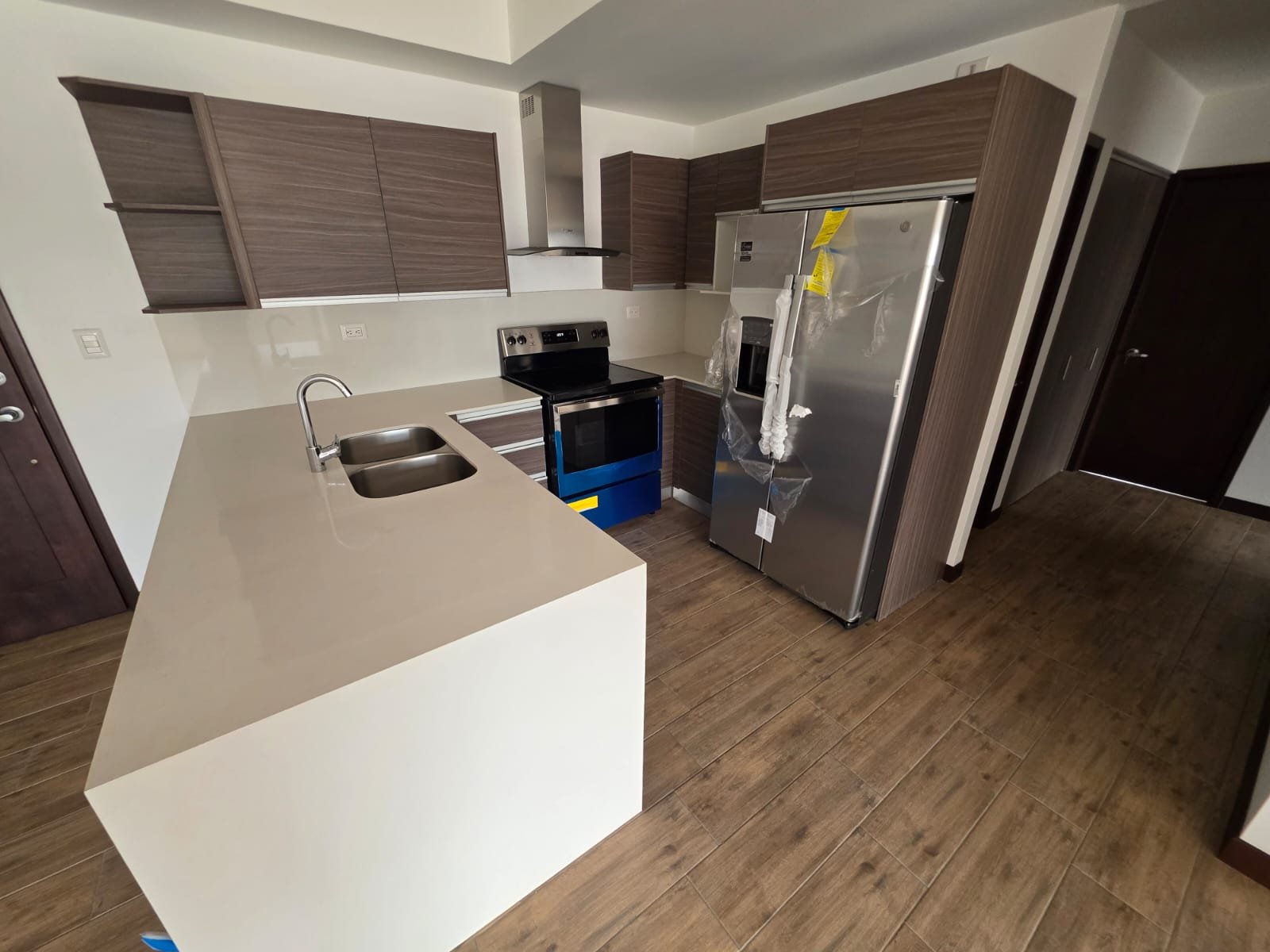 Apartamento en renta 3 hab – en Casalini Diagonal 6, zona 10