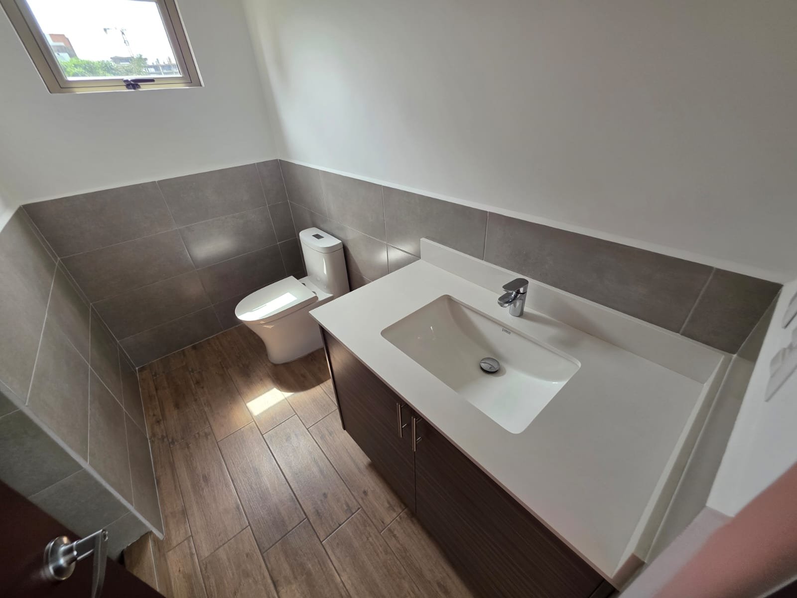 Apartamento en renta 3 hab – en Casalini Diagonal 6, zona 10