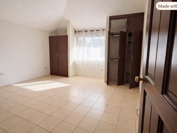 Hermosa Casa en retna en zona 16 - Jardines de San Isidro