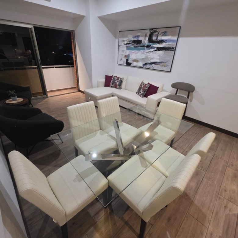 Apartamento en renta Amueblado en Zona 10