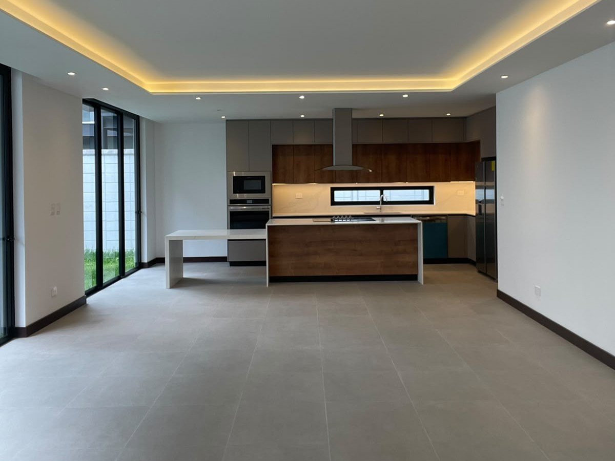 3 habitaciones y hab de servicio