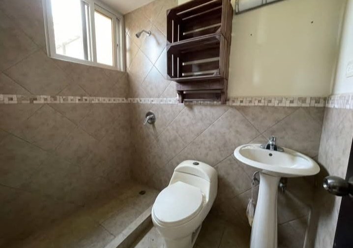 Casa en Venta de 3 habitaciones en el Encinal  3