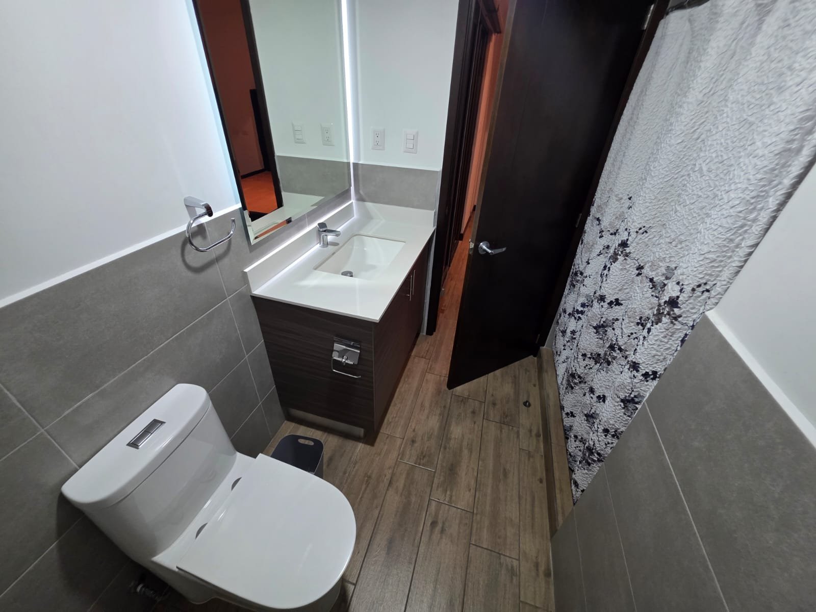 Apartamento en renta Amueblado en Zona 10, 3 habitaciones