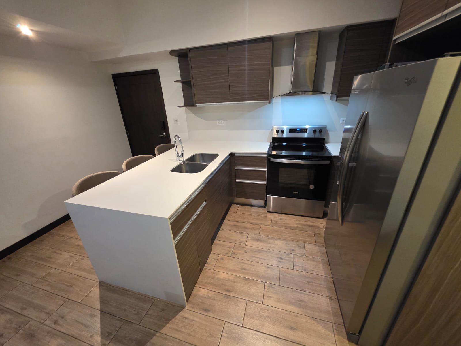 Apartamento en renta Amueblado en Zona 10, 3 habitaciones