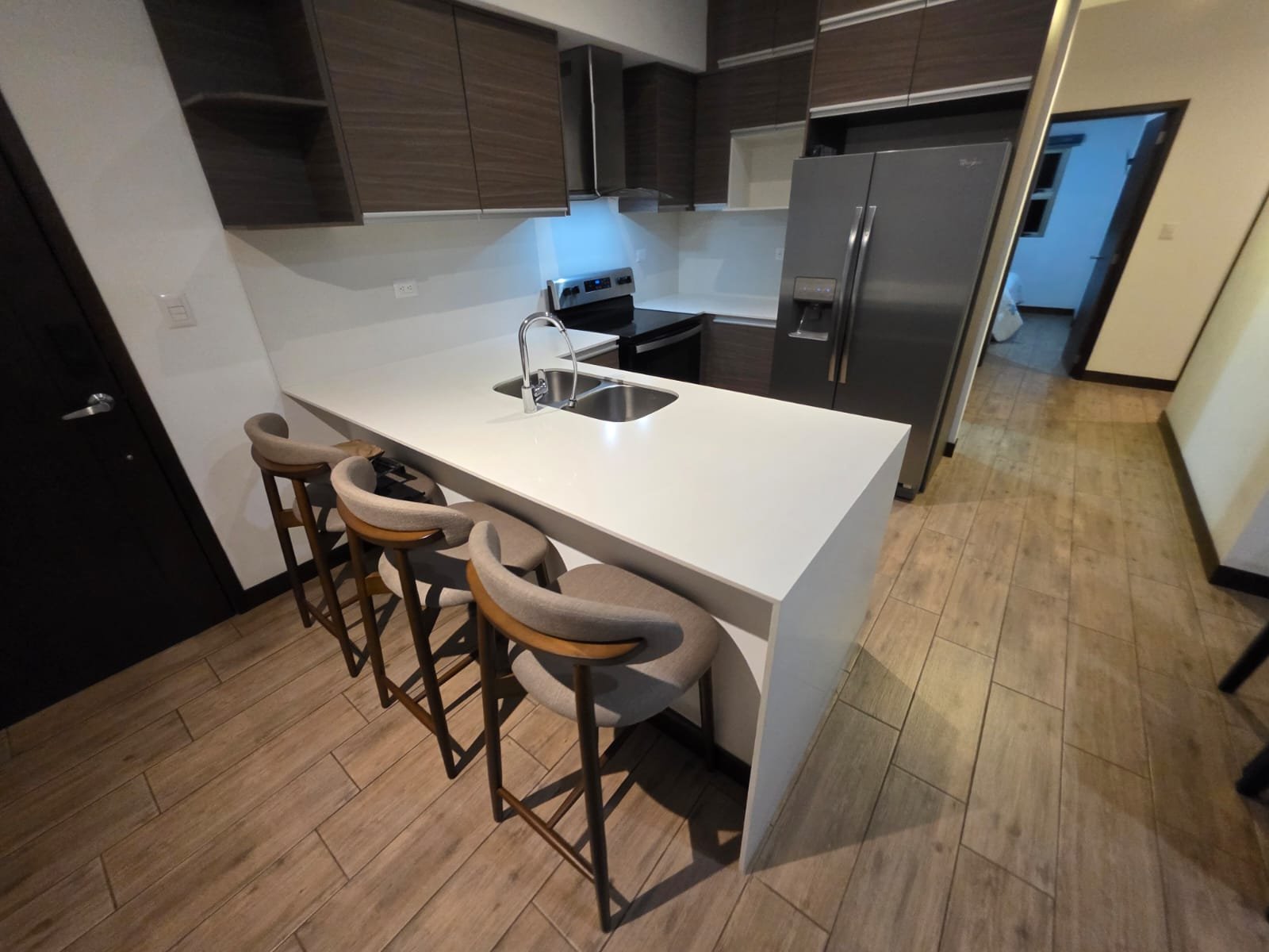 Apartamento en renta Amueblado en Zona 10, 3 habitaciones