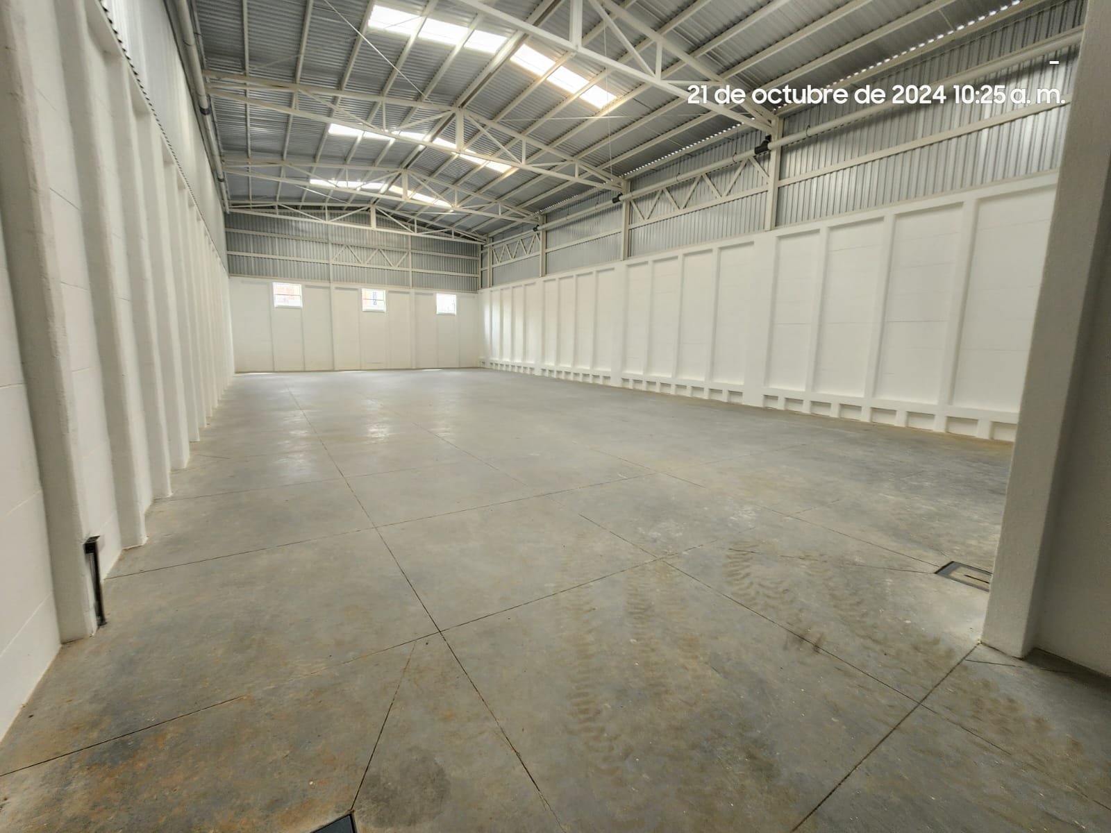Ofibodega en Renta en Industrial Campestre, 560mt2