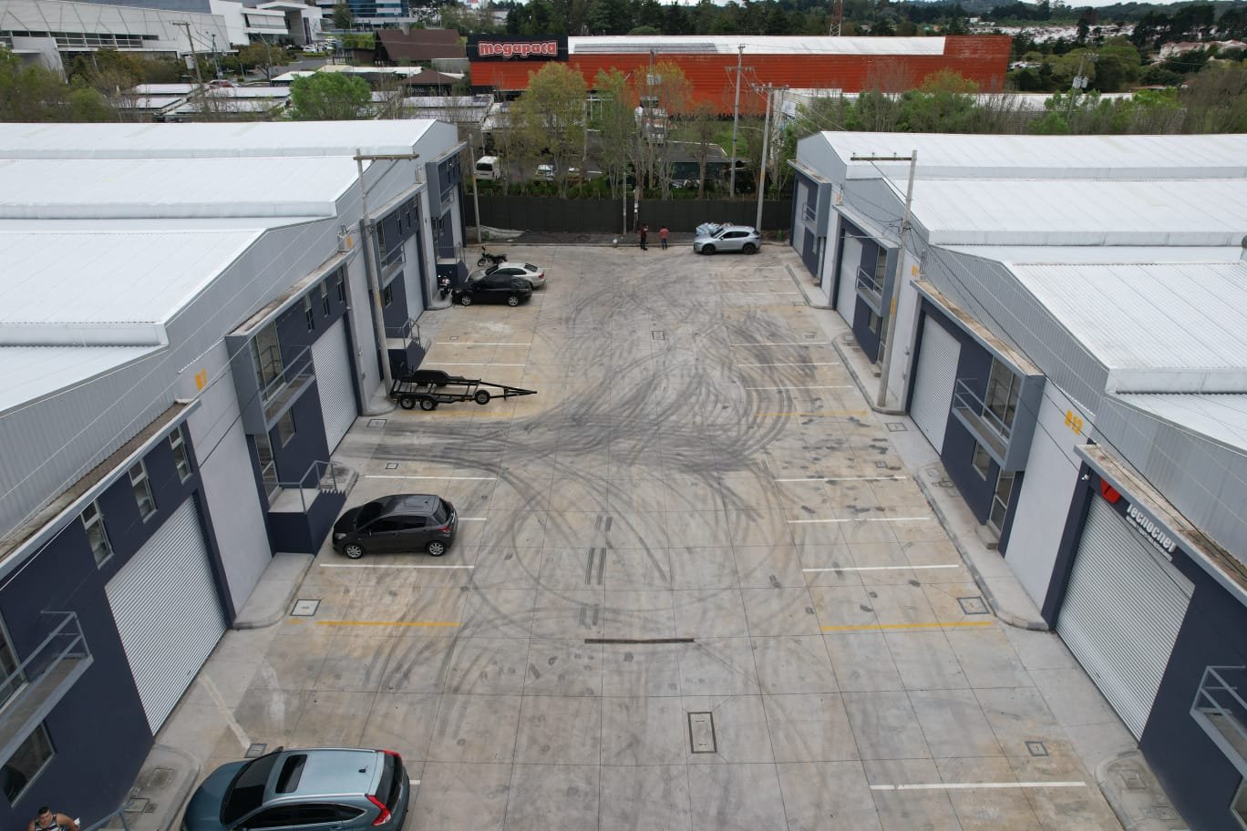 Ofibodega en Renta en Industrial Campestre, 560mt2