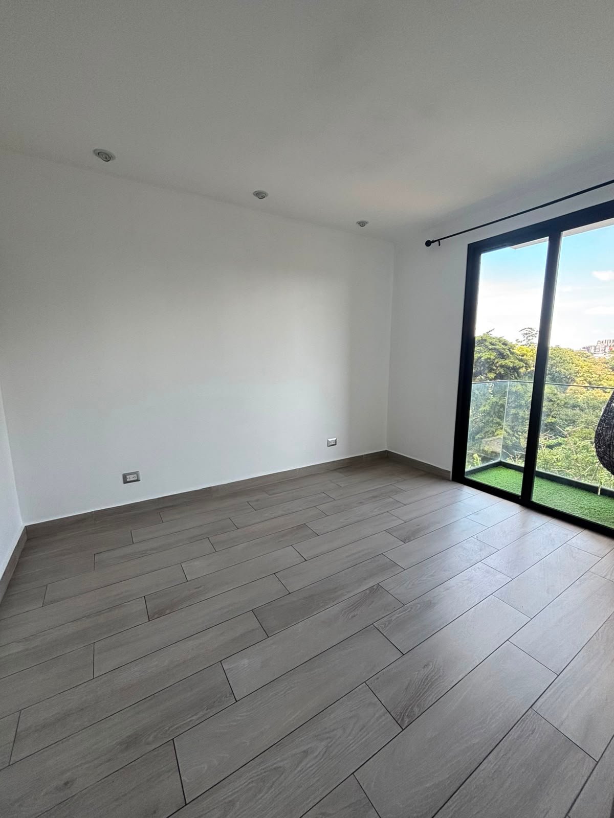 Apartamento en renta – edificio Epic zona 15 colonia trinidad